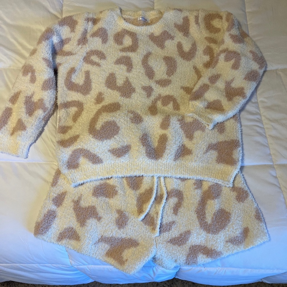 Cozy knit 2 piece lingerie set shorts pjs